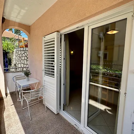 Velvet Vista Apartment *
