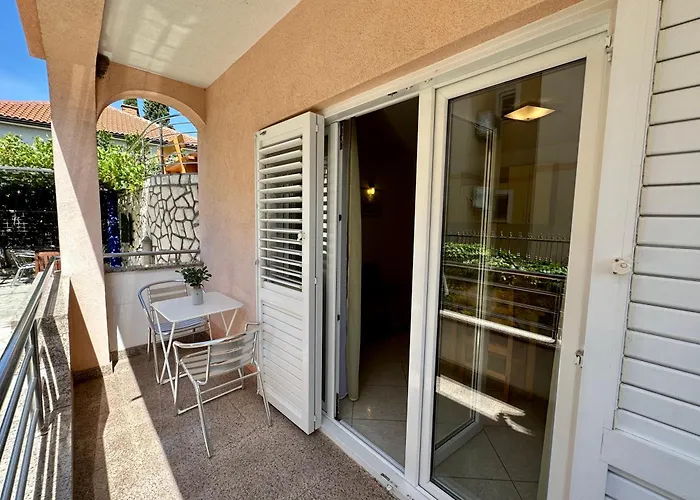 Velvet Vista Apartment *