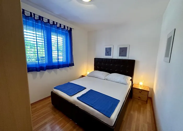 Velvet Vista Apartment *