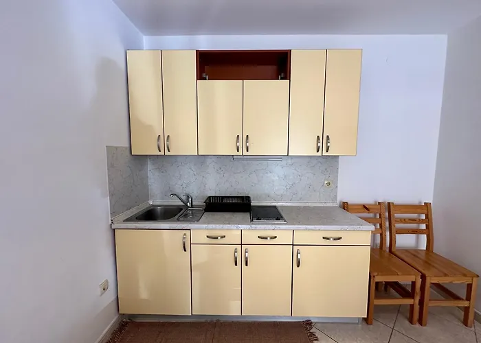 Velvet Vista Apartment *