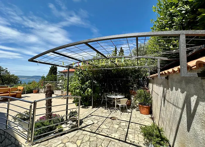 Velvet Vista Apartment