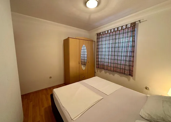 Velvet Vista Apartment *